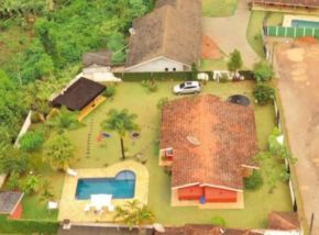 Arraiá é aqui, 65km de SP com Internet que funciona verdade 300 MB fibra com cama elástica gigante e fogueira
